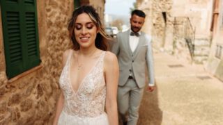 Luxurious Wedding auf Mallorca! 💎

Ich hab's endlich auch mal wieder geschafft einen Beitrag zu posten. Ich habe noch sooo viele Videos zu zeigen - was würdet ihr am liebsten als nächstes sehen?☺️
.
.
.
▸ Location: @creudetau & @melbeachhotel
▸ Orga & Planung: @symphonieweddings 
▸ Brautpaar: @anitatorrego95 & @javireina9 
▸ Videografie: @sebastian_hochzeitsvideograf
▸ Fotografie: @janinepopelka_fotografie & @anna.schmausser.photographie
▸ Hair & Make-Up: @mua_khadija
▸ Papeterie: @naleemi_ 
▸ Deko: @stilvoll_dekoverleih
▸ Floristik: @floristeriaflowerpower
▸ Herrenausstatter: @loftundliebe.bt
▸ Brautkleid: @loftundliebe.bt
▸ Torte: @tartasbu
.
.
.
#hochzeit #wedding #weddingvideo #hochzeitsvideo #hochzeitsfilm #highlightvideo #styledshooting #styledshoot #mallorcawedding #luxurious #mallorca #summerwedding #weddingtime #videograf #hochzeitsvideografie #hochzeitsvideograf #verlobt #engaged #love #videografbadenbaden #videografkarlsruhe #badenbaden #karlsruhe #sebastian_hochzeitsvideo